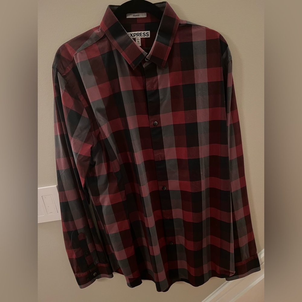 Mens like new "Express" Fitted Long Sleeve Plaid Button Down Excellent Shape!!!